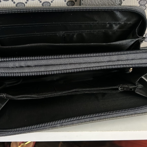 Fashion Handbag 🥰 - Picture 4 of 4